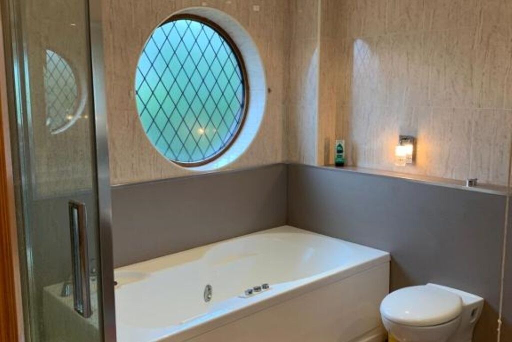 Photo of Bathroom in Helen's Bay