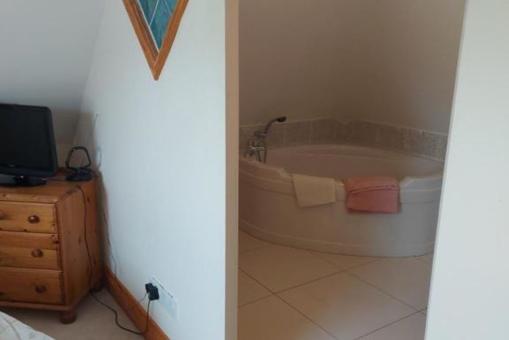 Photo of Bathroom in Helen's Bay