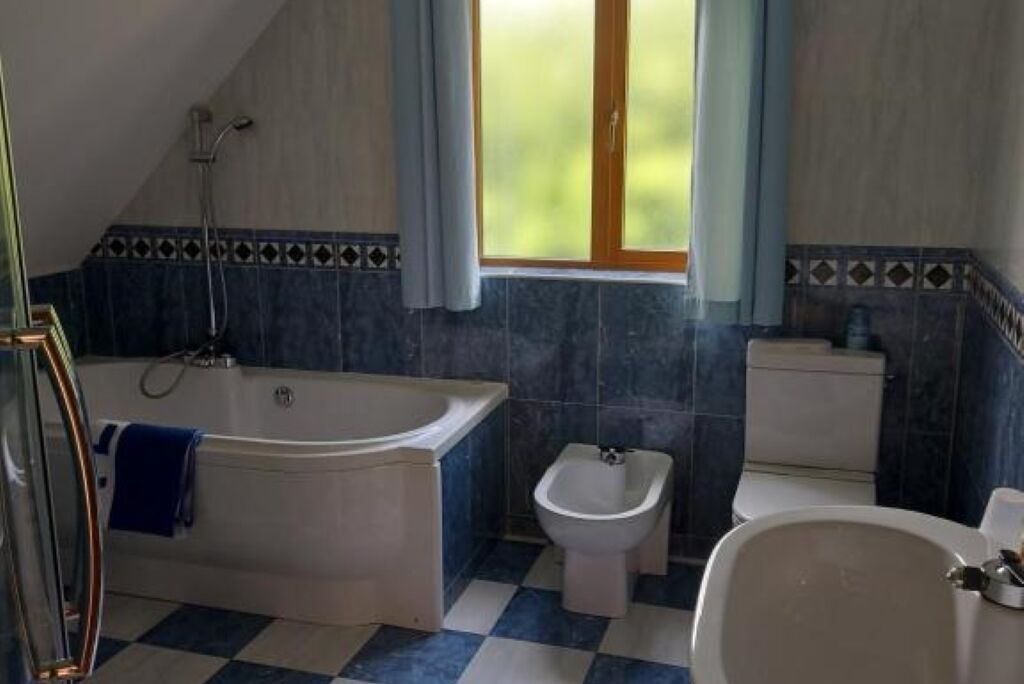 Photo of Bathroom in Helen's Bay