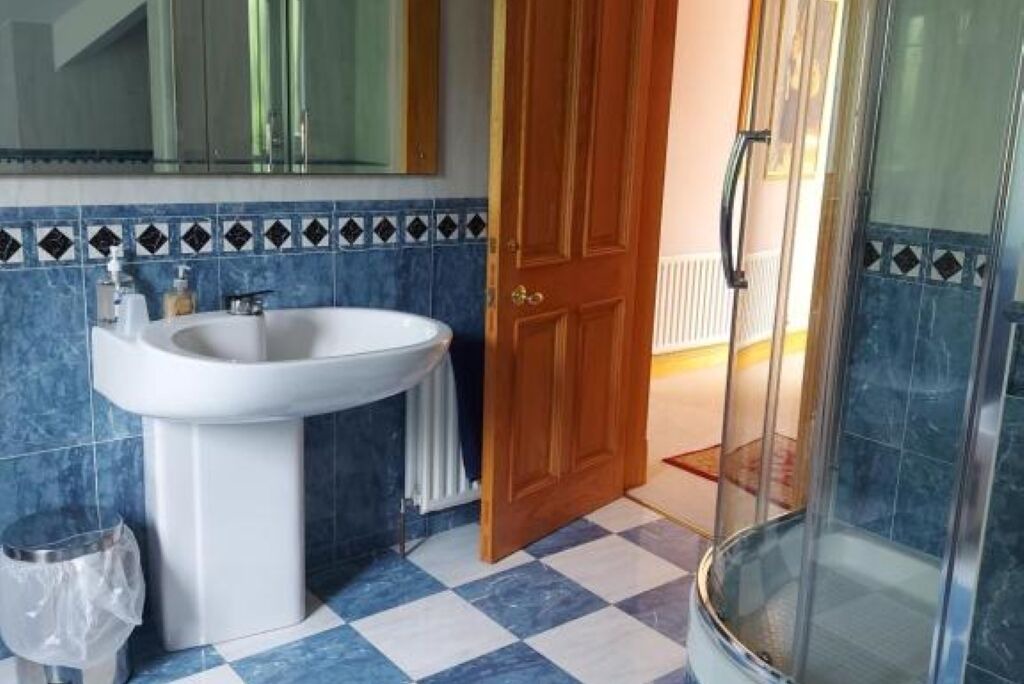 Photo of Bathroom in Helen's Bay