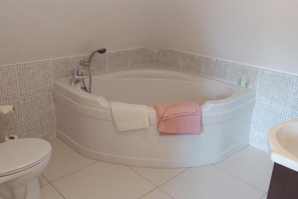 Photo of Bathroom in Helen's Bay