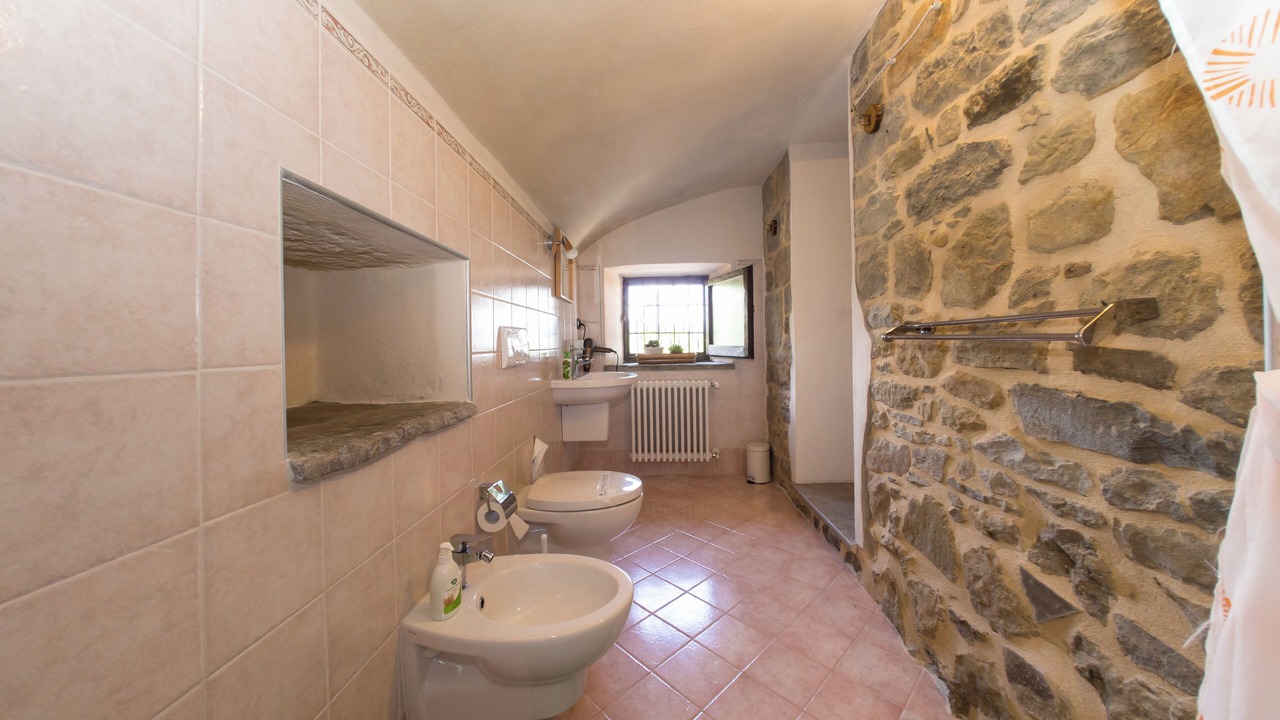 Photo of Bathroom in Albareto