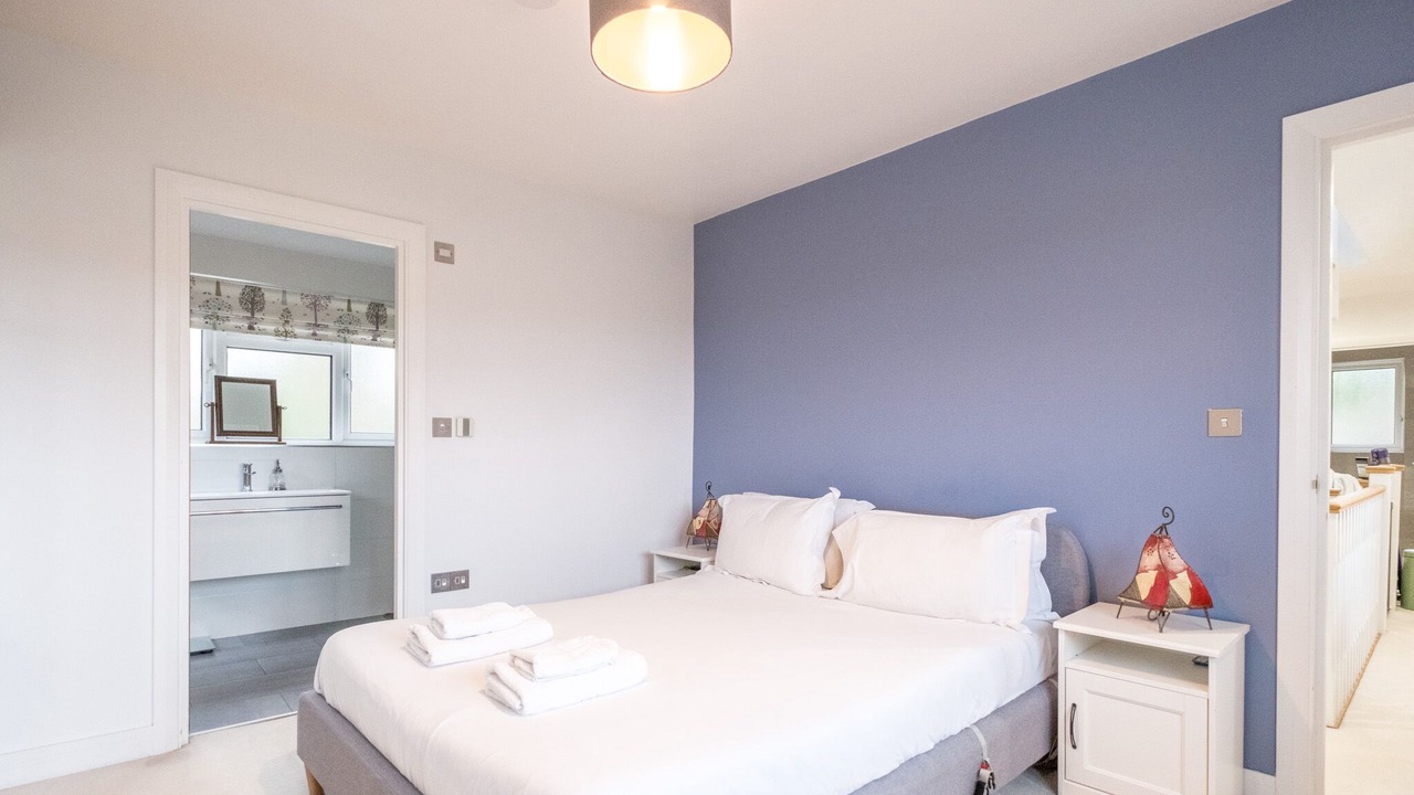 Photo of Bedroom in Pangbourne