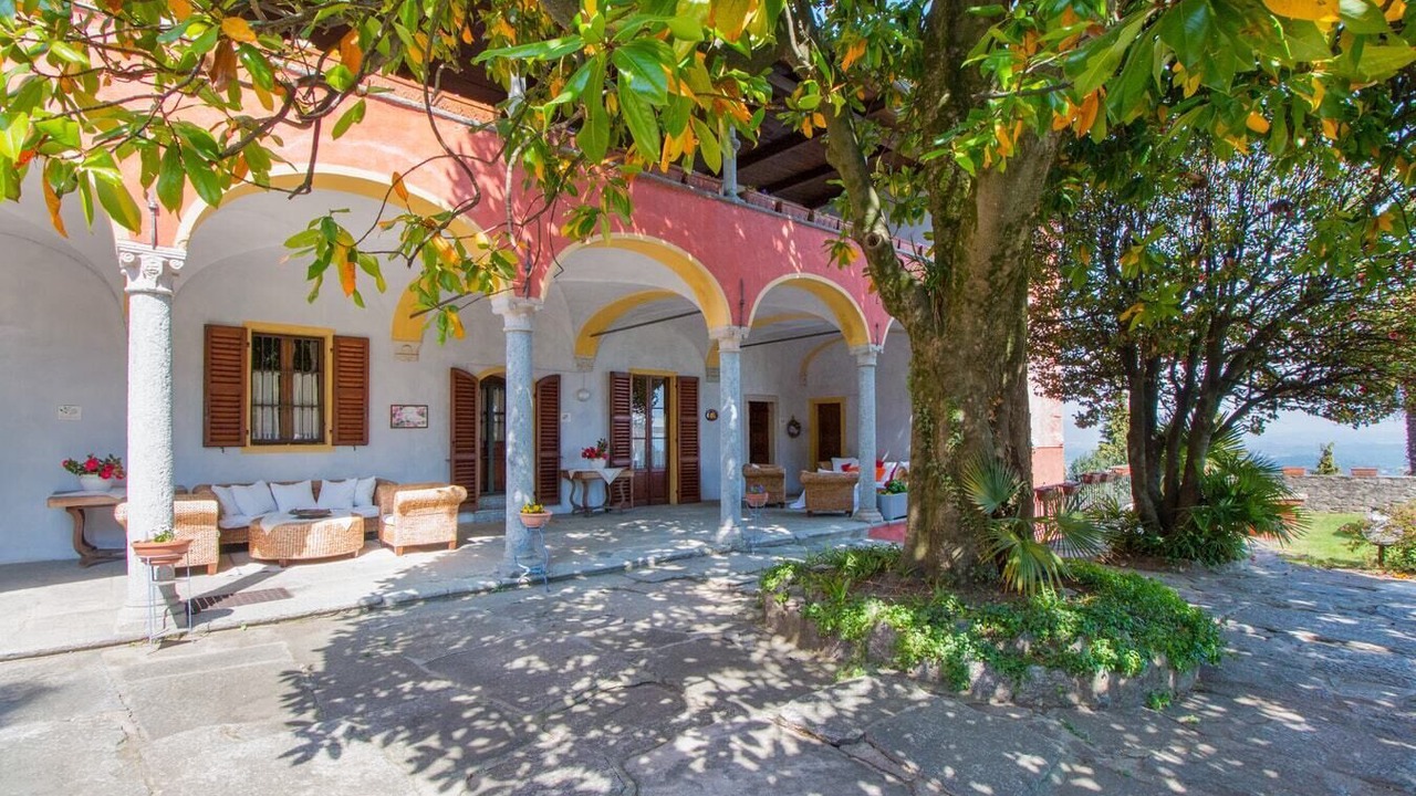 Photo of Patio Balcony in Massino Visconti
