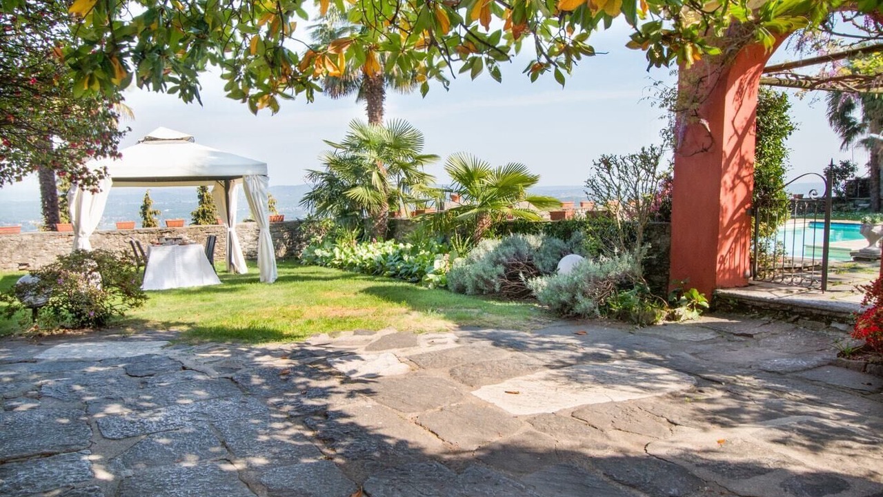 Photo of Patio Balcony in Massino Visconti