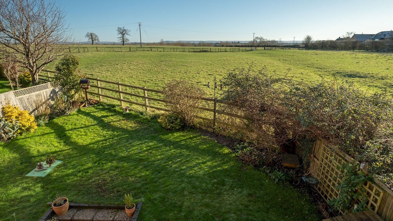 Photo of Outdoor in Shabbington