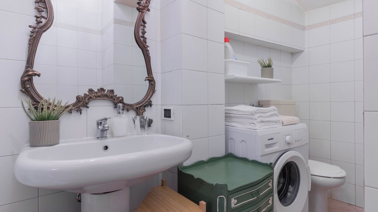 Photo of Bathroom in Crema