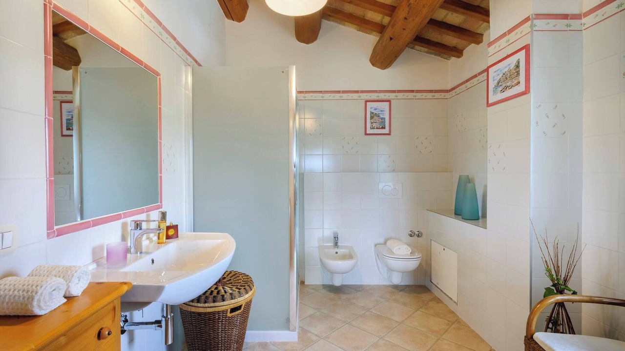 Photo of Bathroom in Mondavio