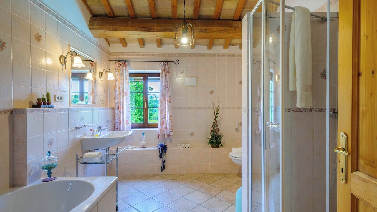 Photo of Bathroom in Mondavio