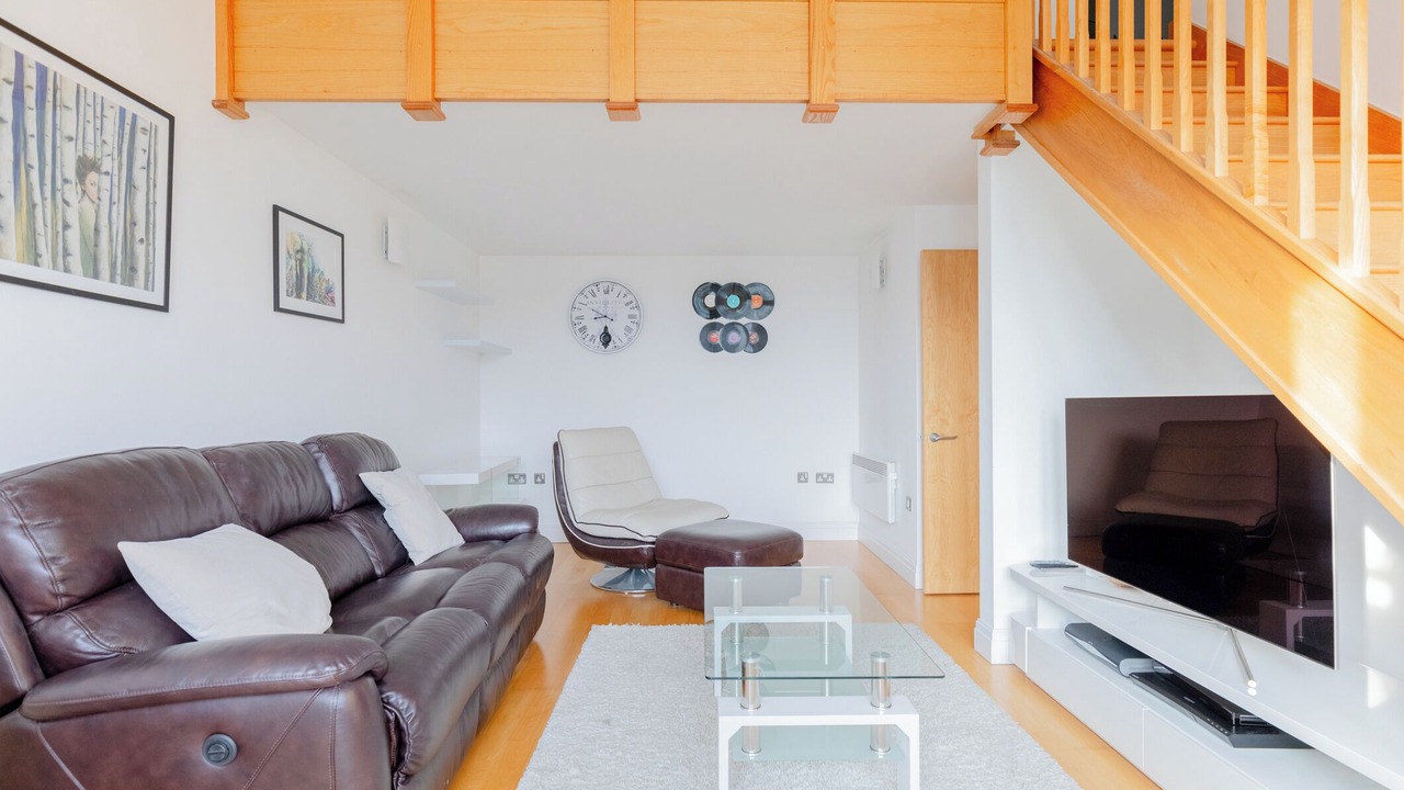 Photo of Livingroom in Island Gardens