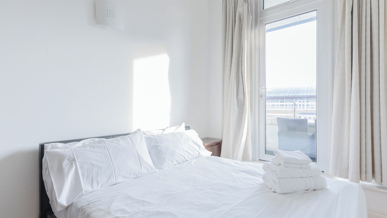 Photo of Bedroom in Island Gardens