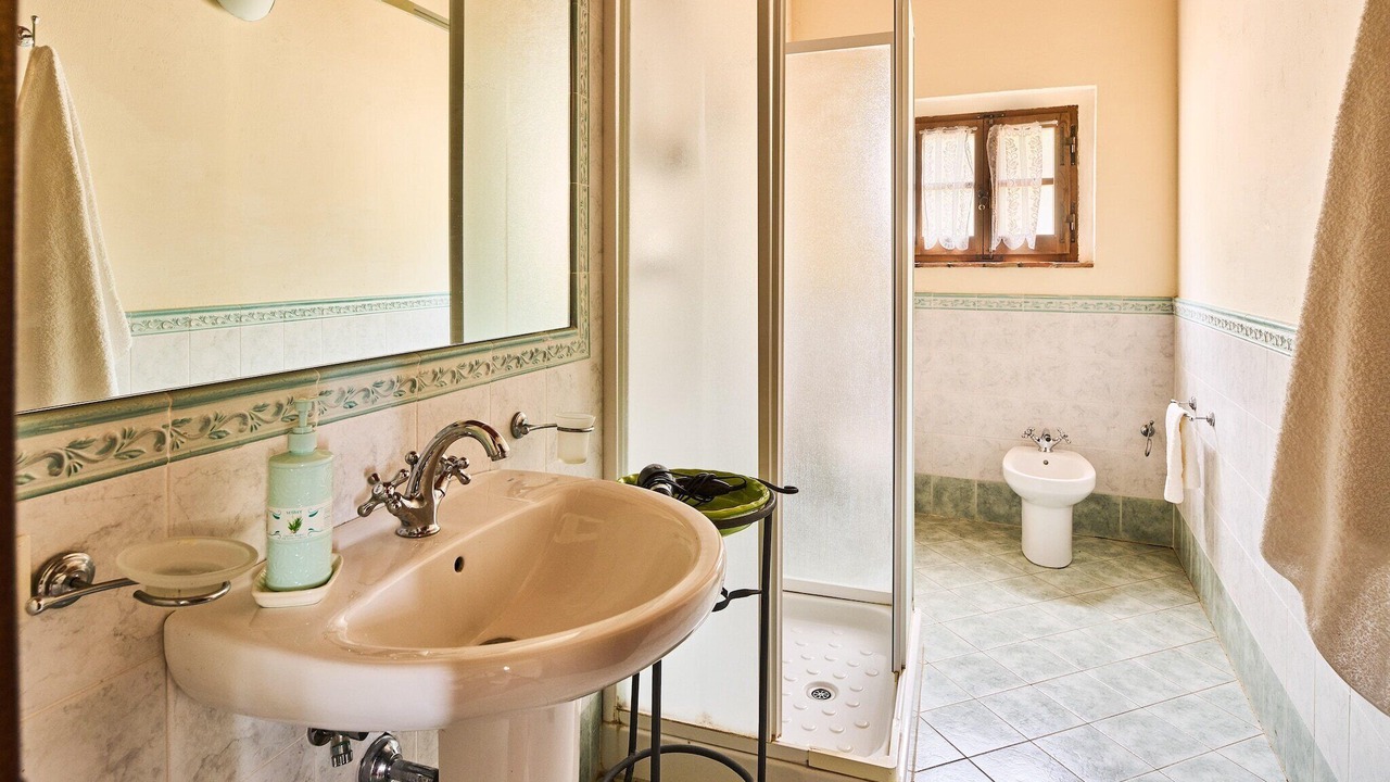 Photo of Bathroom in Neri