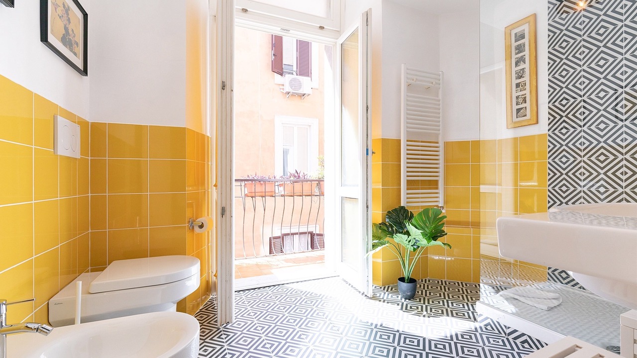 Photo of Bathroom in Esquilino
