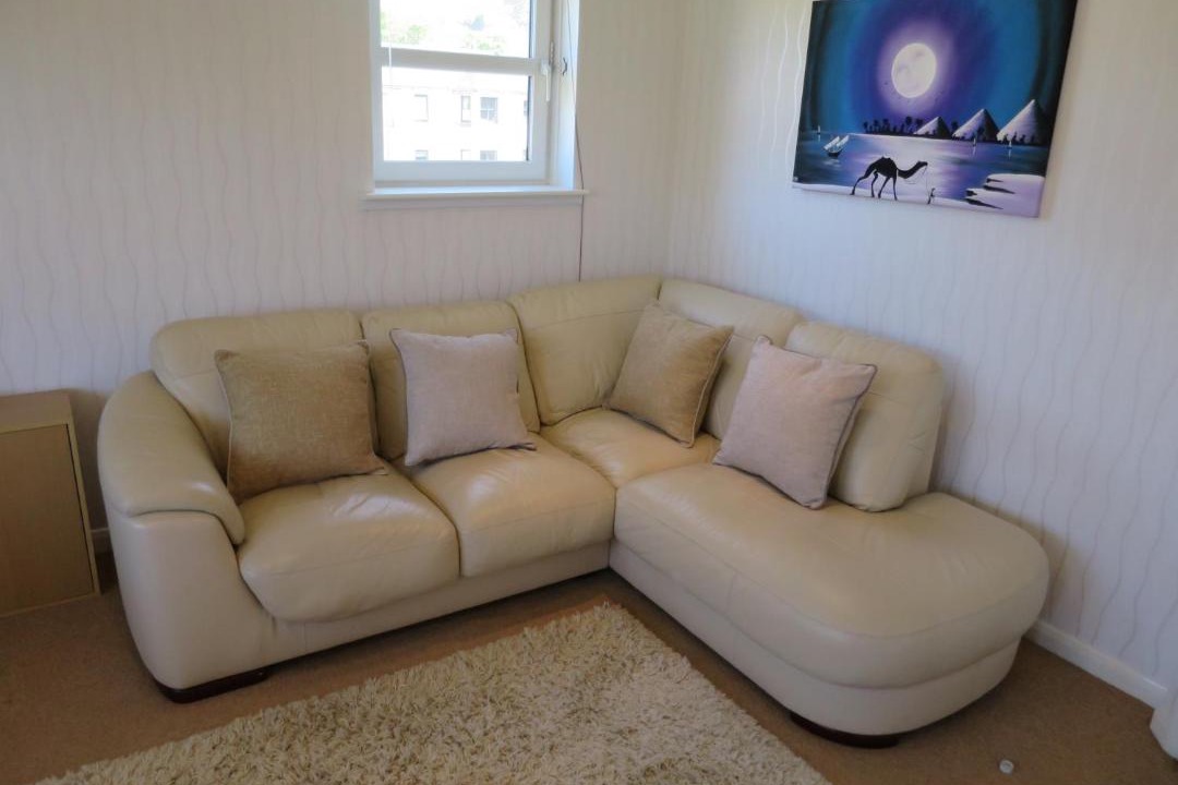 Photo of Livingroom in Newington