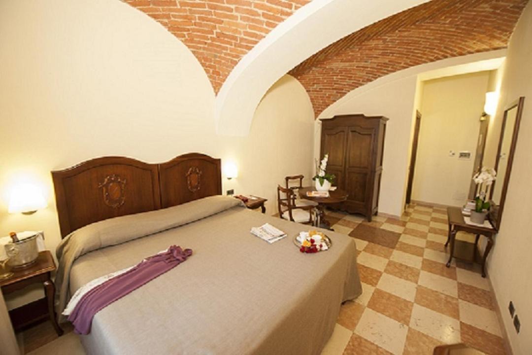 Photo of Bedroom in Pollenzo