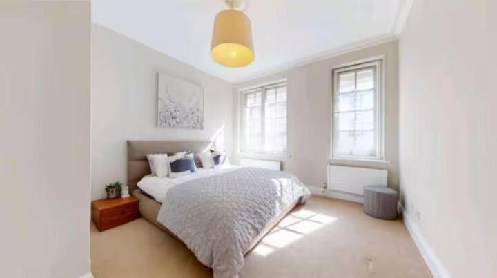 Photo of Bedroom in Mayfair