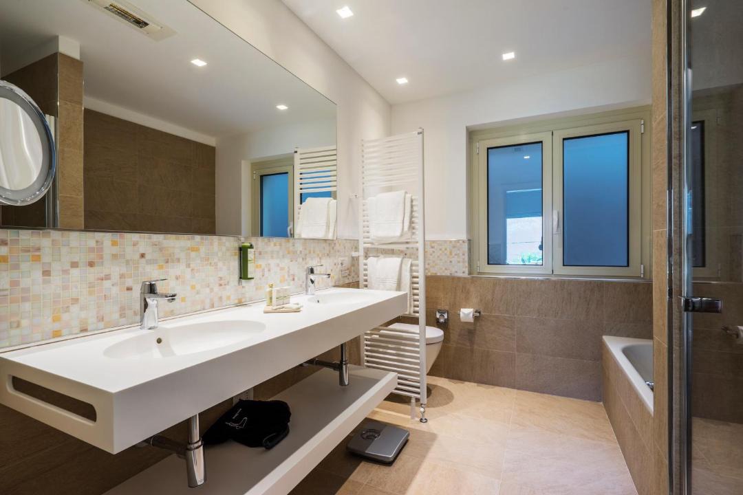 Photo of Bathroom in Cima