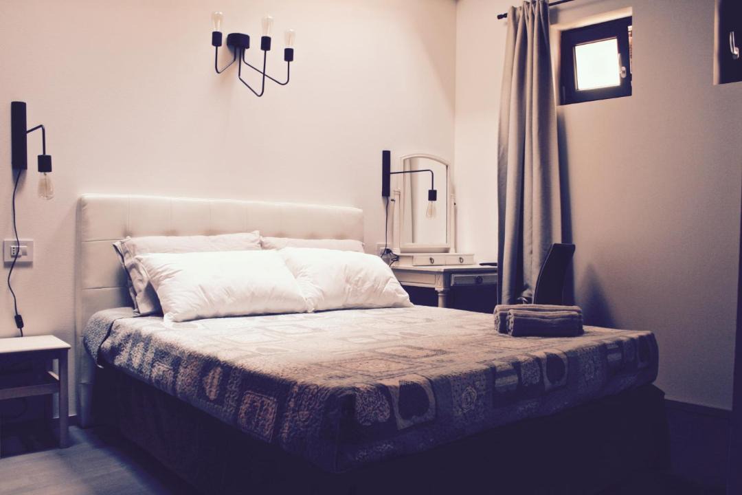 Photo of Bedroom in Peschiera del Garda City Centre