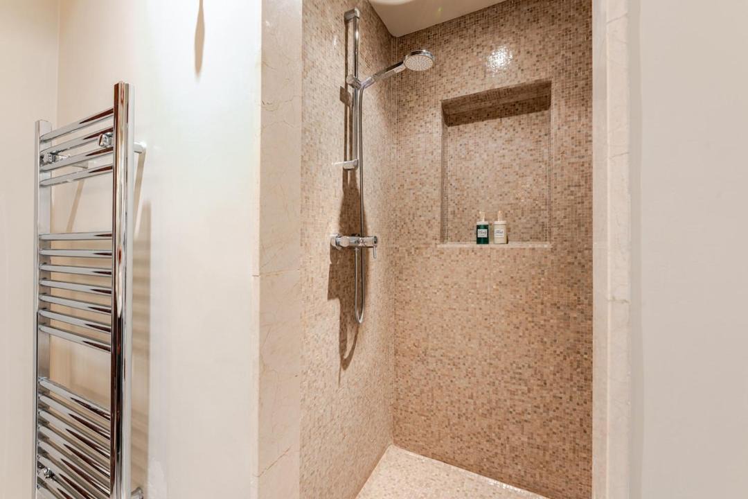 Photo of Bathroom in Majorelle