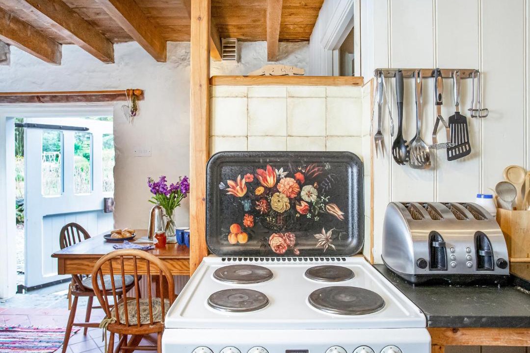 Photo of Kitchen in Helford Passage