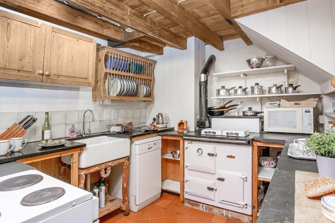 Photo of Kitchen in Helford Passage