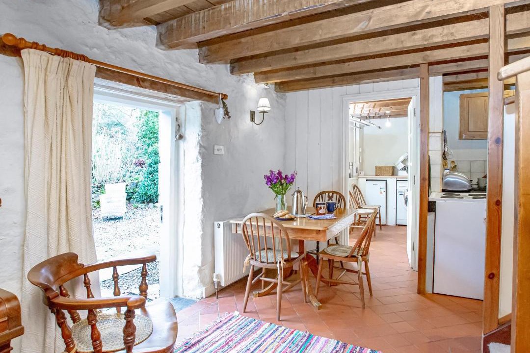 Photo of Kitchen in Helford Passage