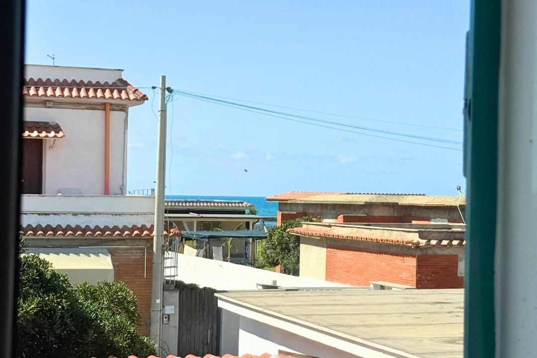 Photo of Others in Focene