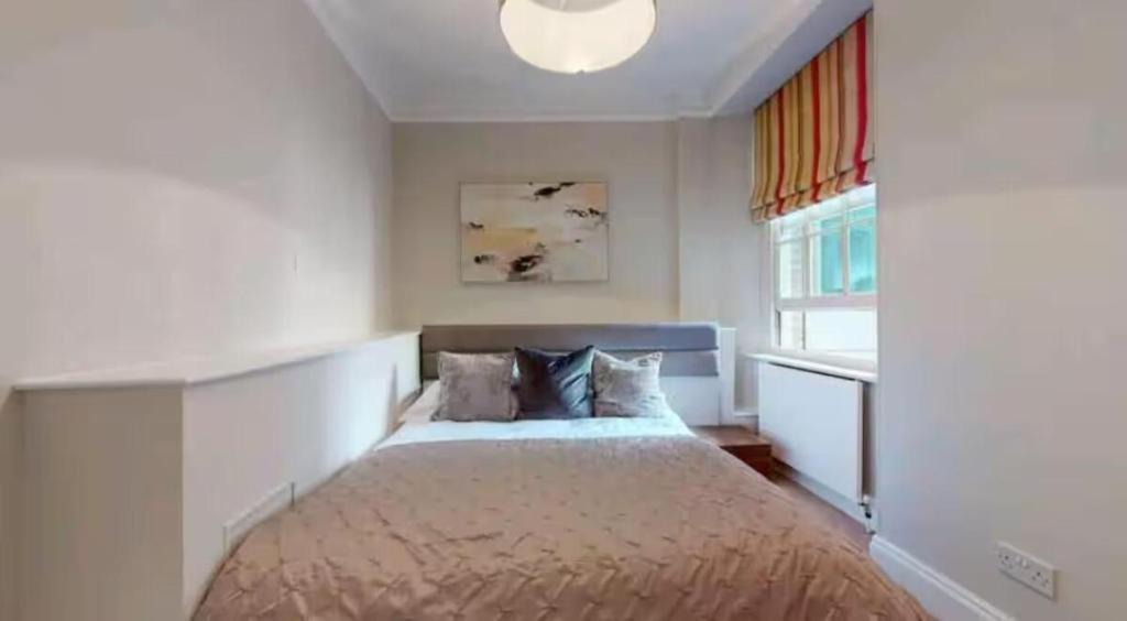 Photo of Bedroom in Mayfair