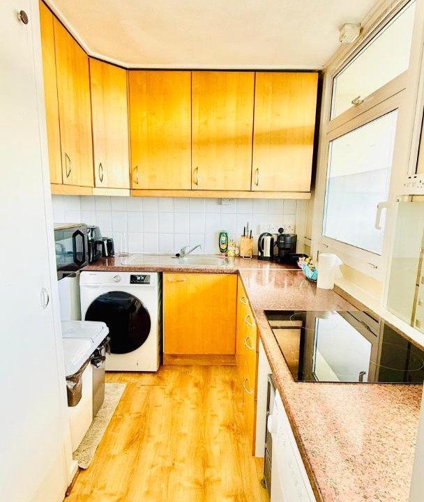 Photo of Kitchen in Oval