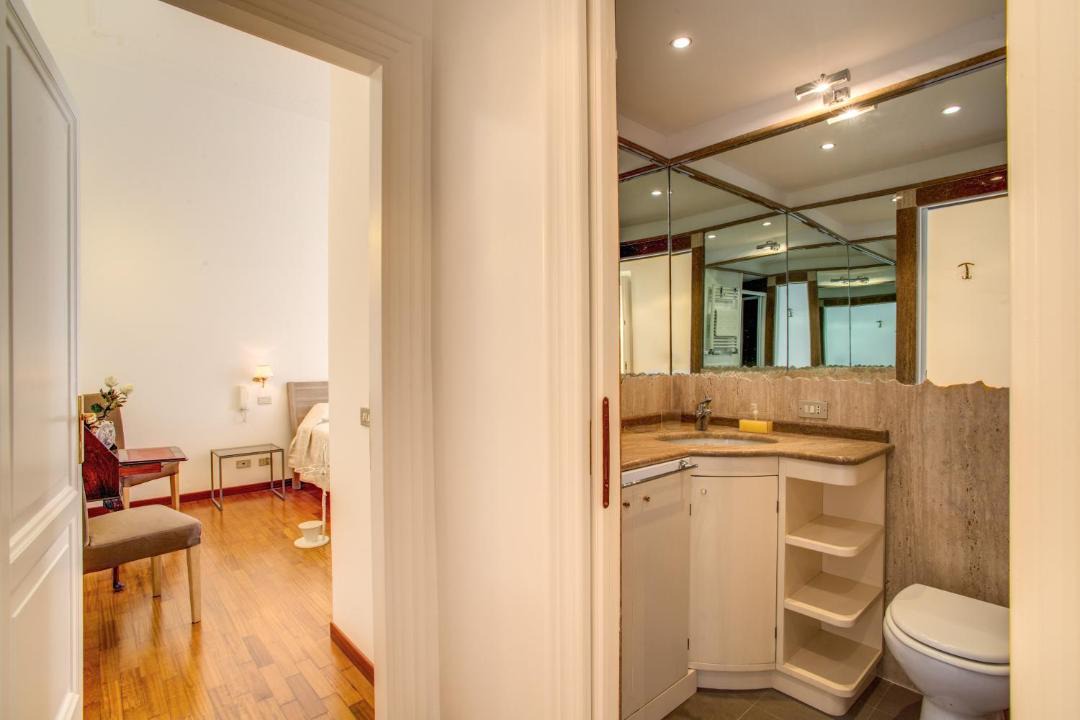 Photo of Bathroom in Trionfale