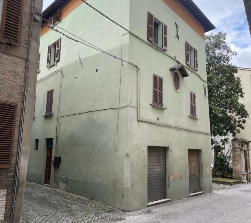 Photo of Others in Urbania