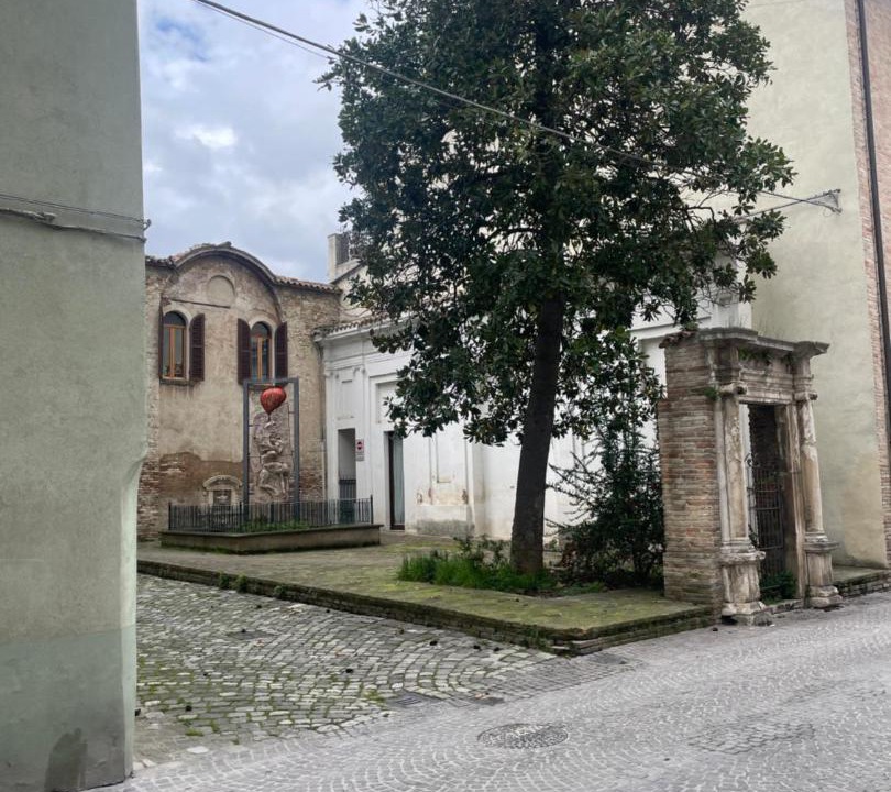 Photo of Others in Urbania