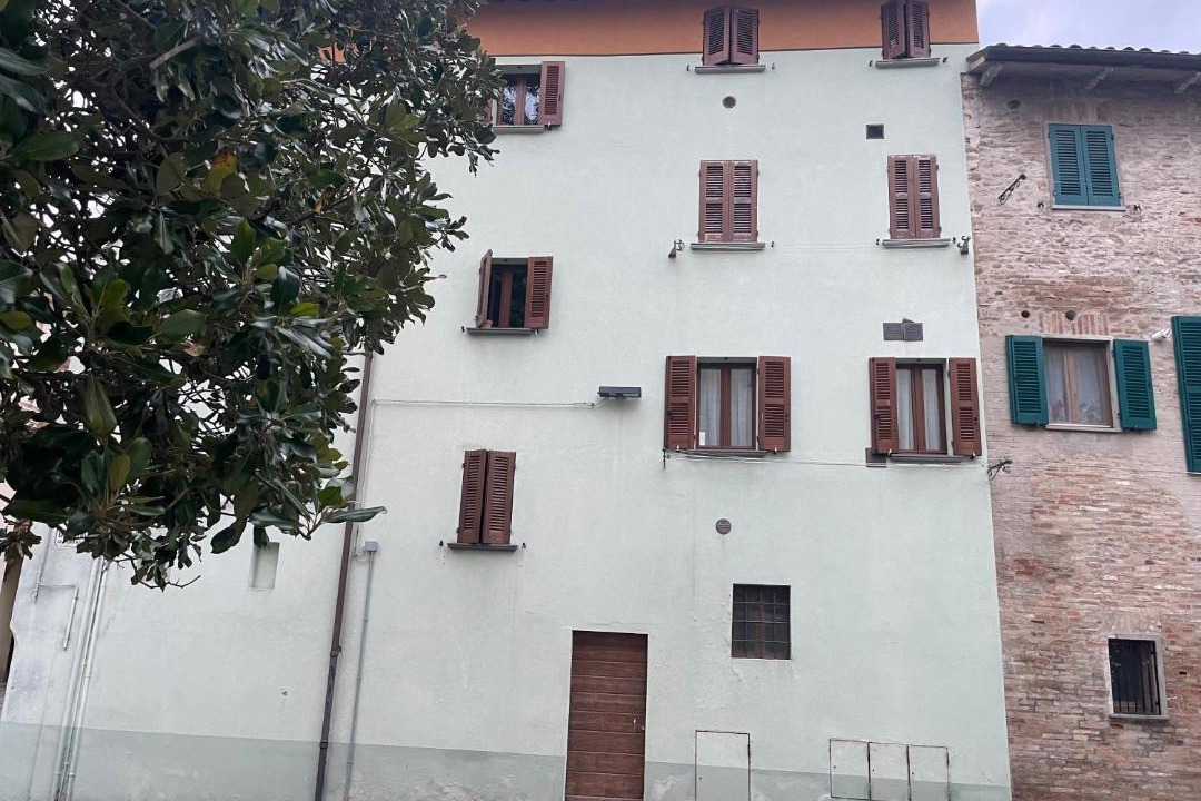 Photo of Others in Urbania