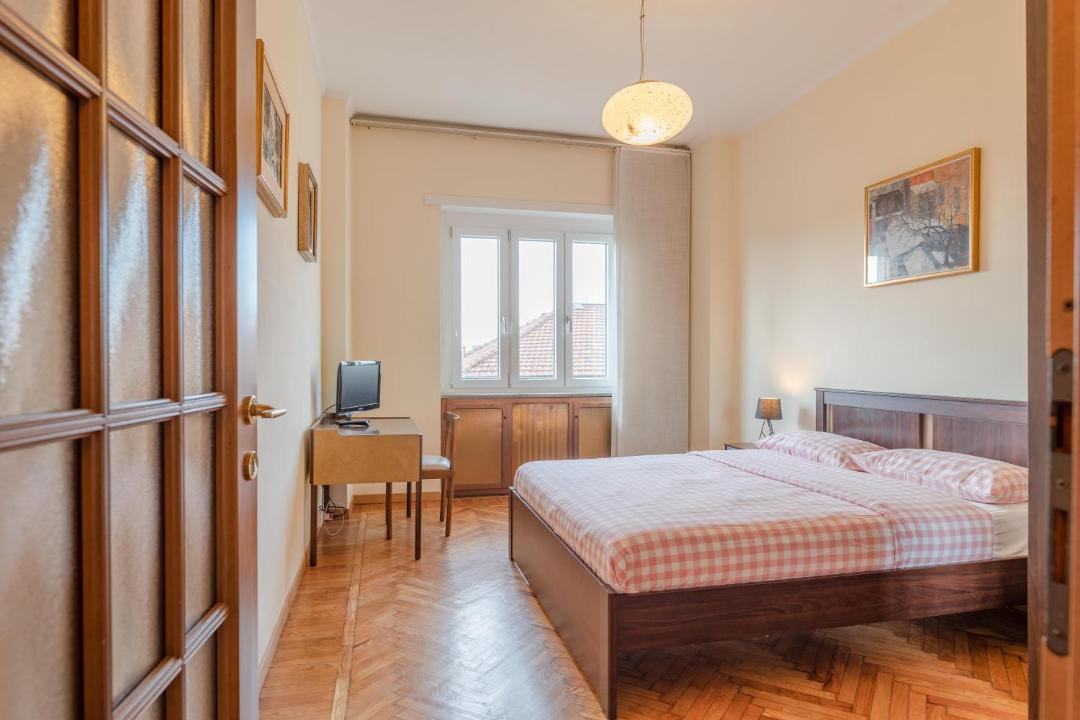 Photo of Bedroom in Parella