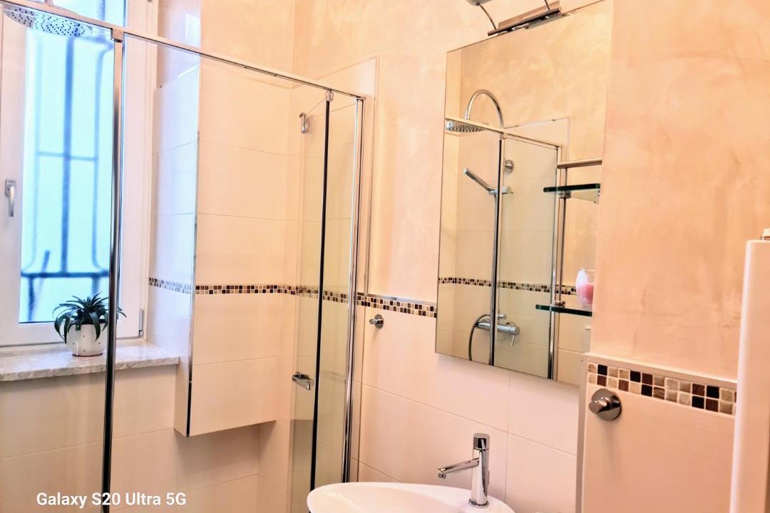 Photo of Bathroom in Parella
