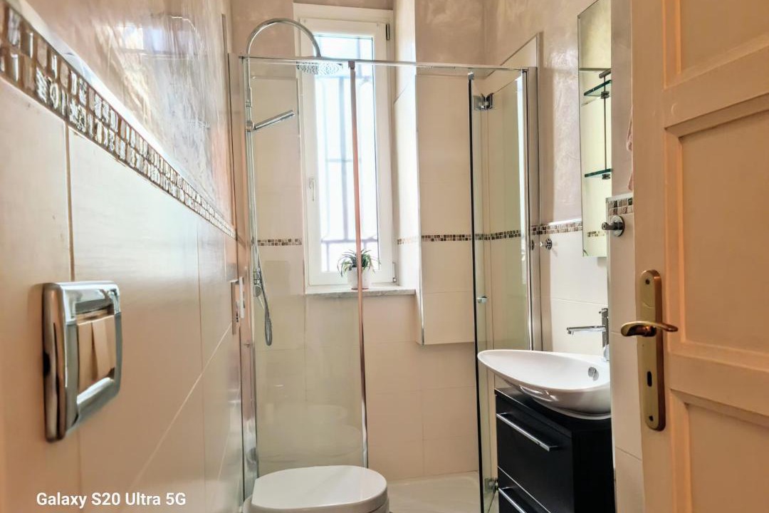 Photo of Bathroom in Parella