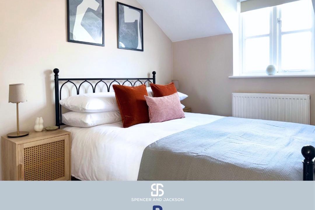 Photo of Bedroom in Oxford City Centre