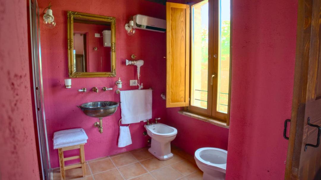 Photo of Bathroom in Offida