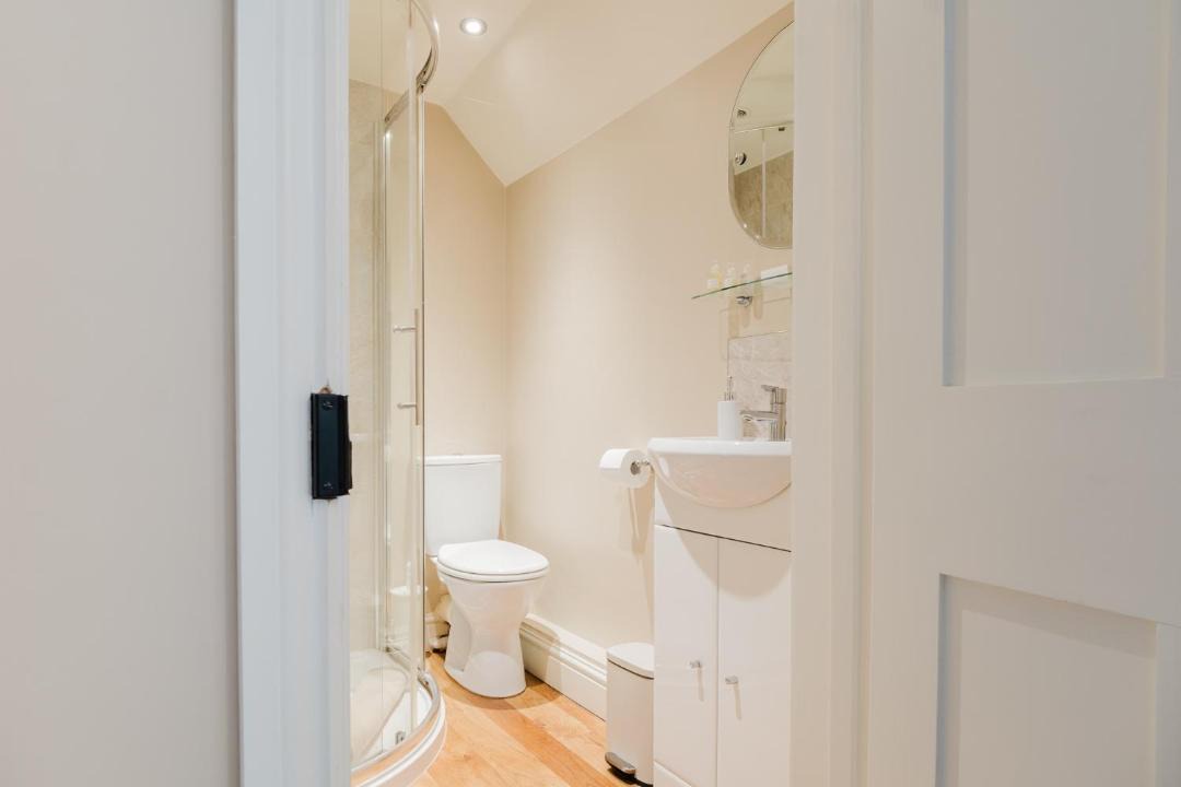 Photo of Bathroom in Easton Grey