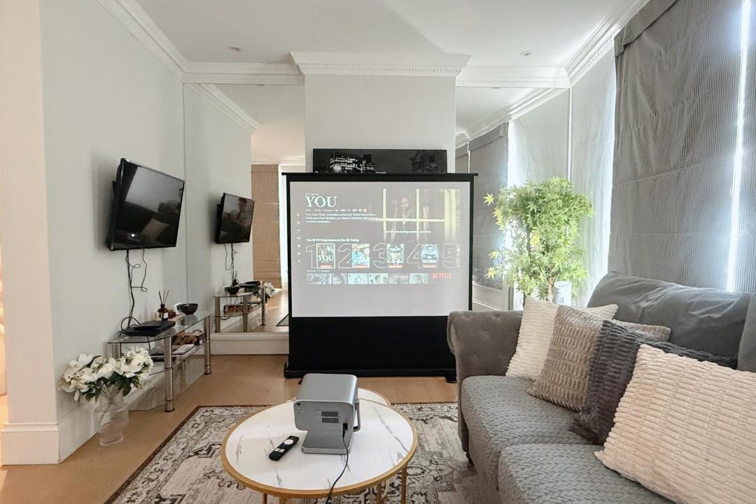 Photo of Livingroom in Churchill