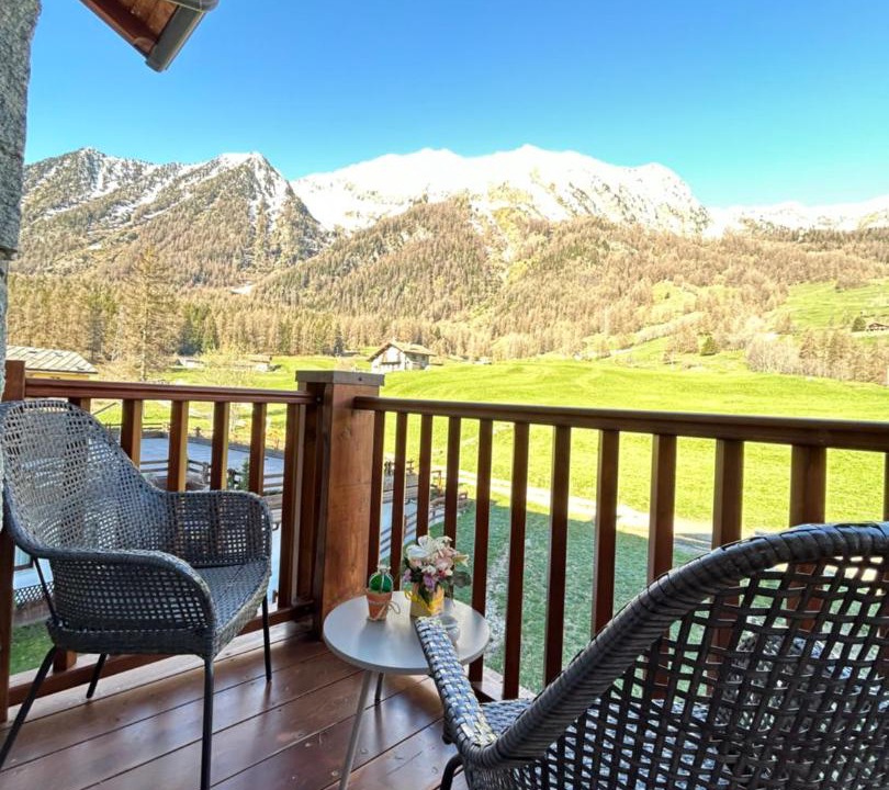 Photo of Patio Balcony in Antagnod