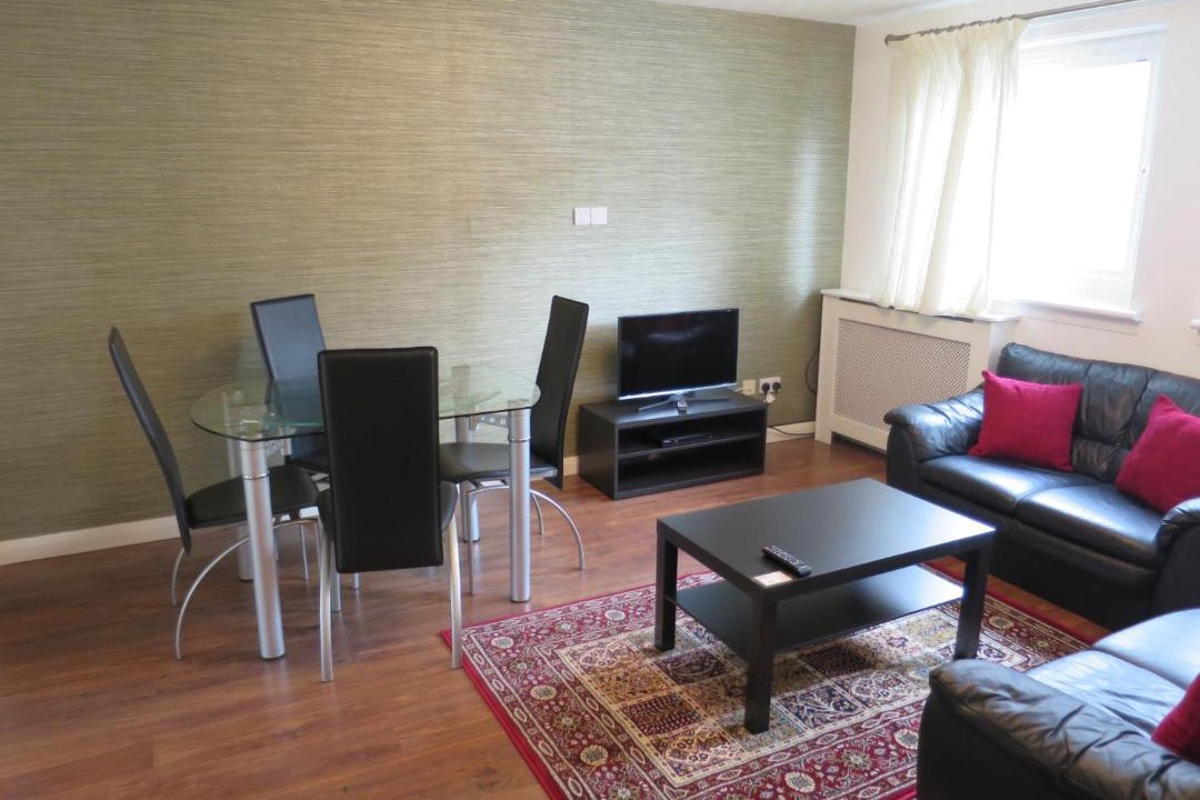 Photo of Livingroom in Newington