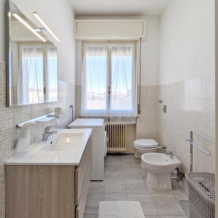 Photo of Bathroom in Crema