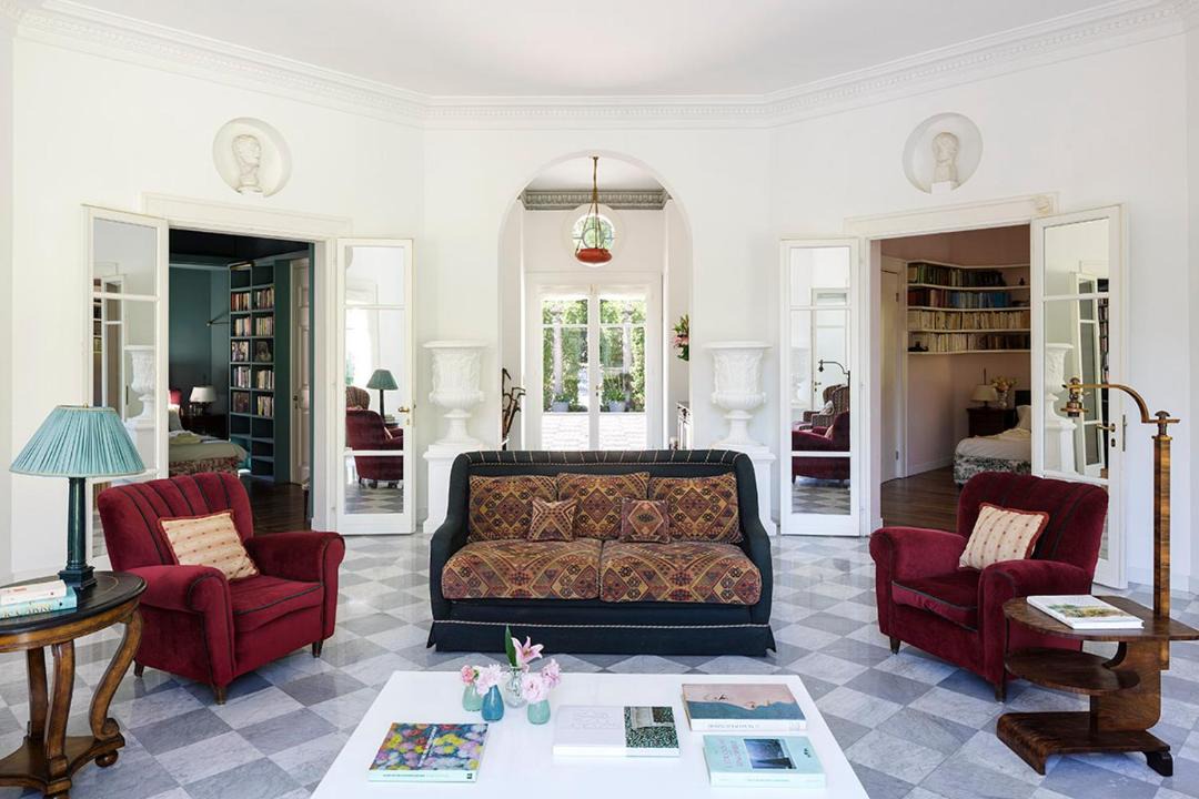 Photo of Livingroom in Revislate