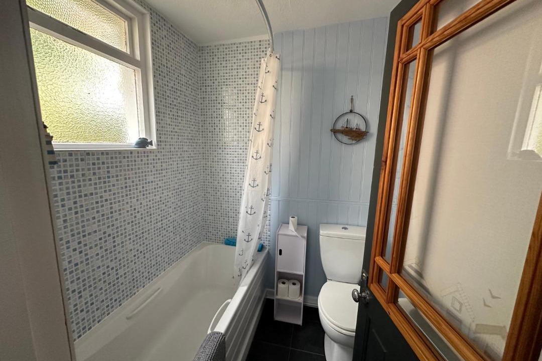 Photo of Bathroom in Lamlash