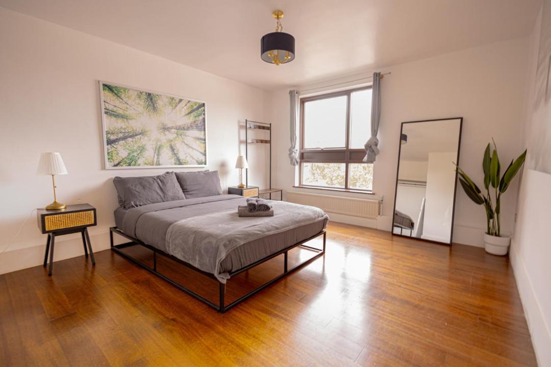 Photo of Bedroom in Cantelowes