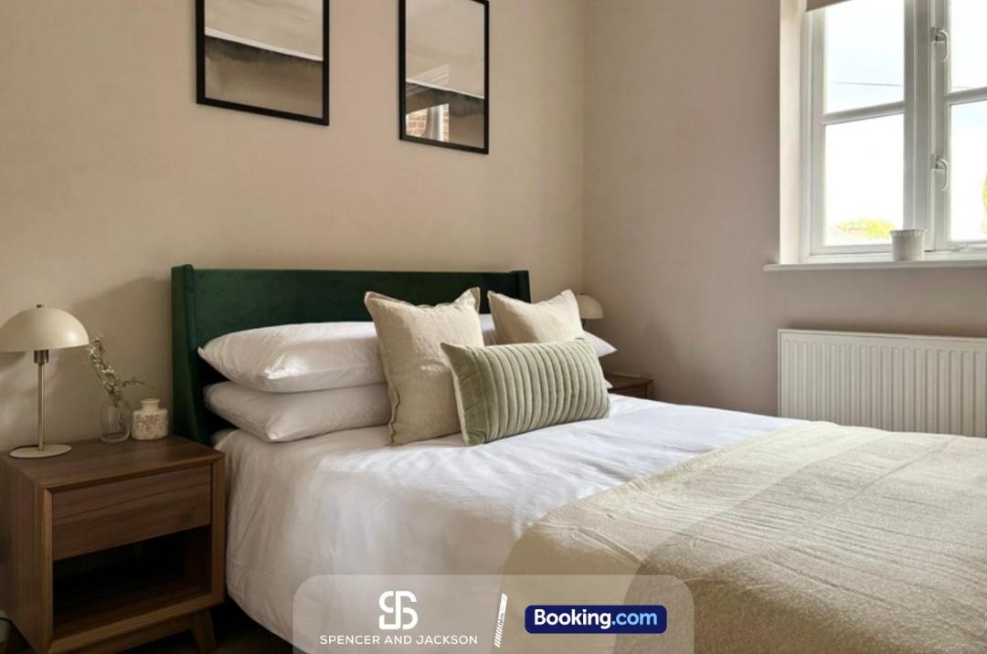 Photo of Bedroom in Oxford City Centre