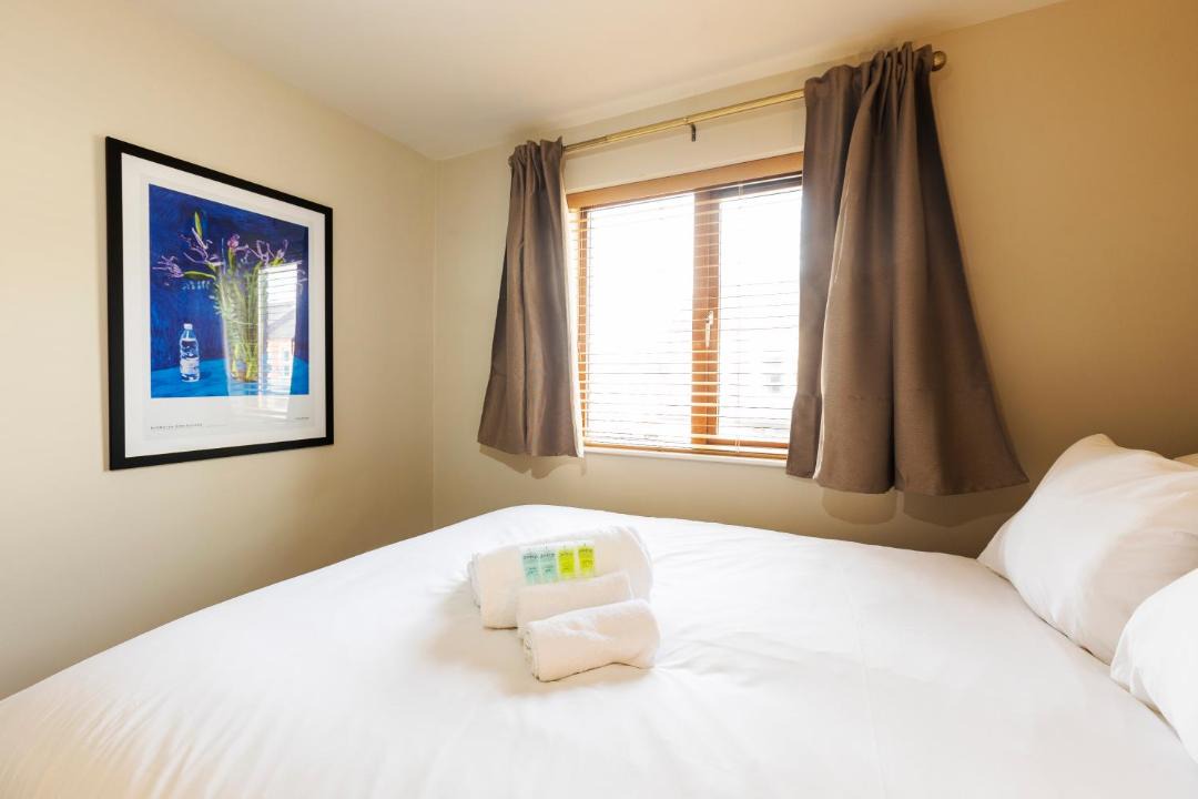 Photo of Bedroom in Queens Quarter