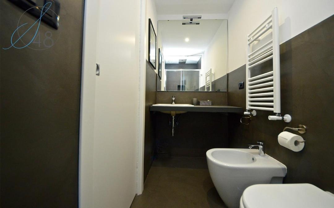 Photo of Bathroom in Quartieri Spagnoli