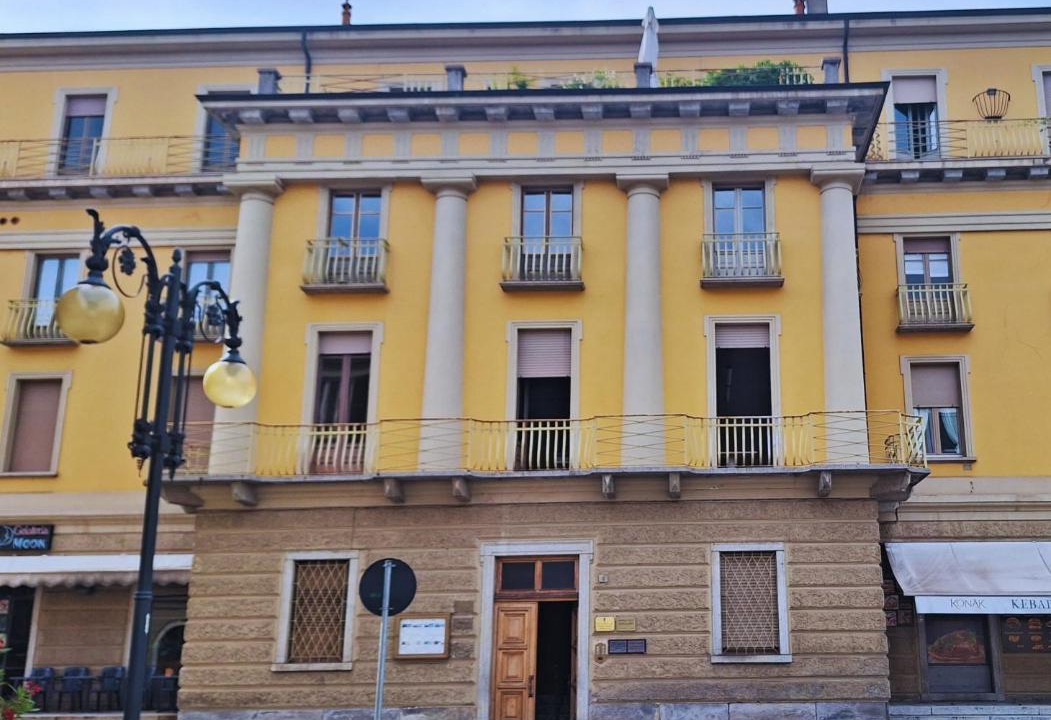 Photo of Buildings in Intra